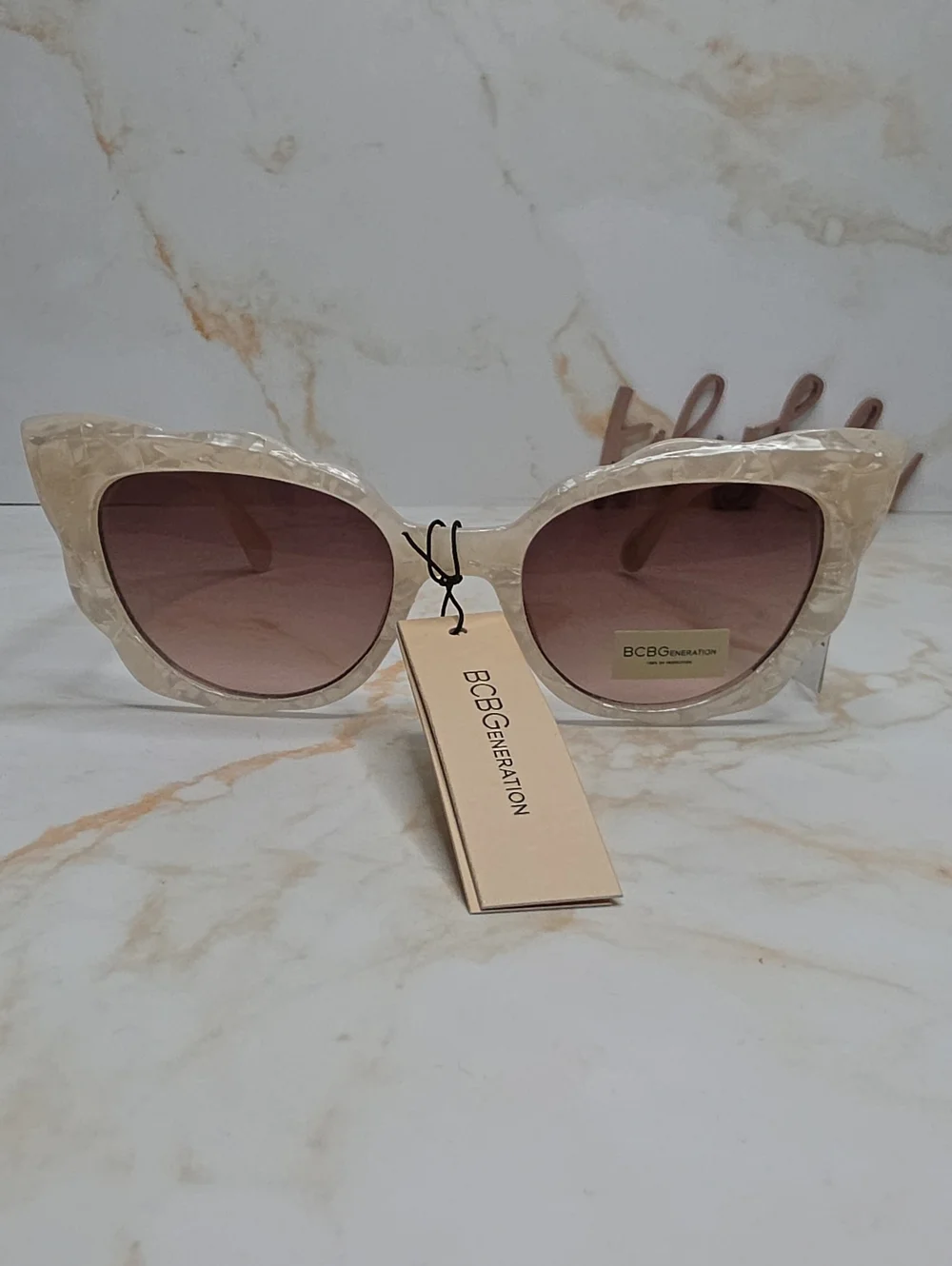 BCBGeneration 51mm scalloped